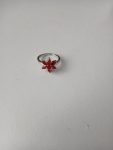 red star ring